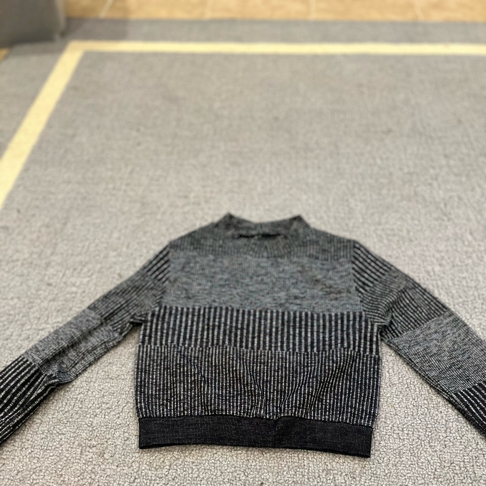 Fabletics crop shirt
